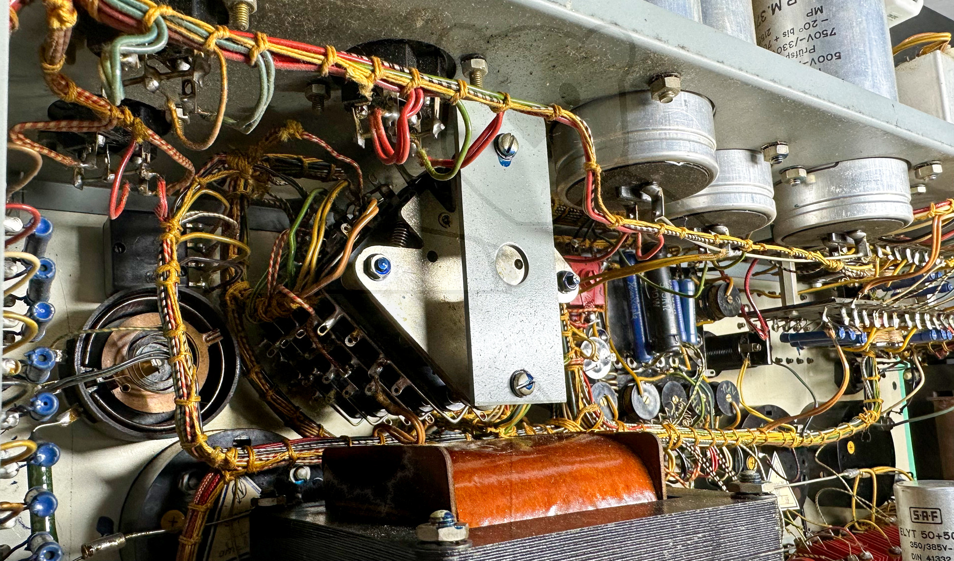 Neuberger RPM370-1 - Innenaufbau